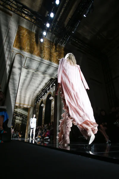 Look 11
